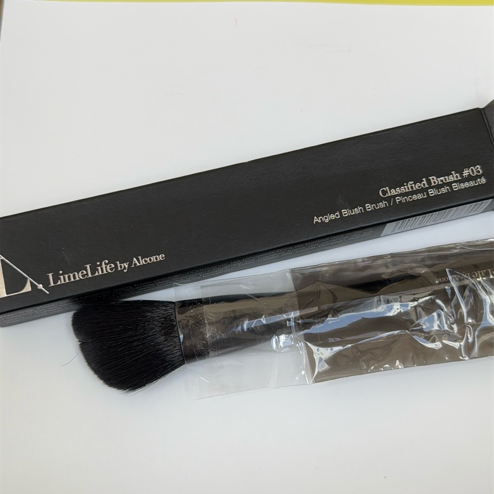 LIMELIFE— Classified Brush #03, Angled Blush Brush